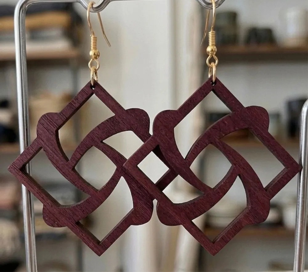 Geometric Celtic Knot Earrings — DXF linework preview